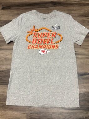 Nike Grey Heather Crewneck Graphic Tee